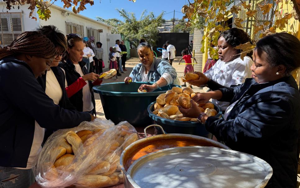 Changemakers volunteers in Havana settlement